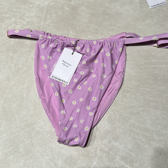 WeWoreWhat Lilac Daisies Bikini Set - Picture 3 of 4